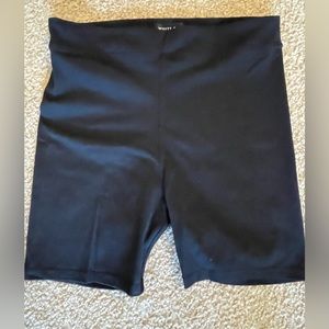 White Fox Boutique Almost Famous Bike Shorts - Black. Size Large.